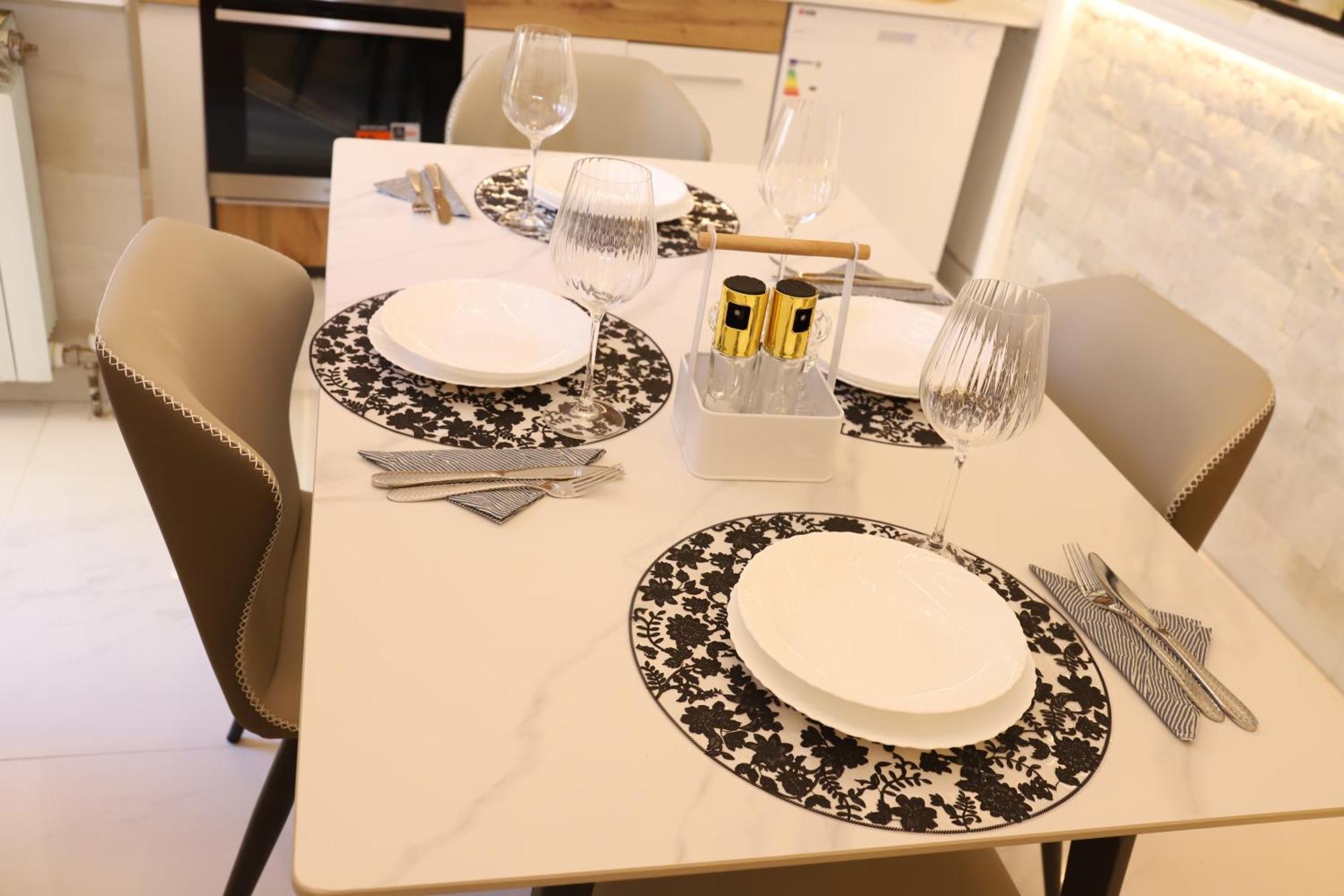Lux Medina Apartments Sarajevo Luaran gambar